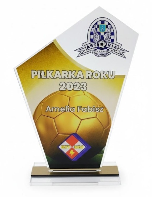 statuetka piłkarz piłkarka.jpg